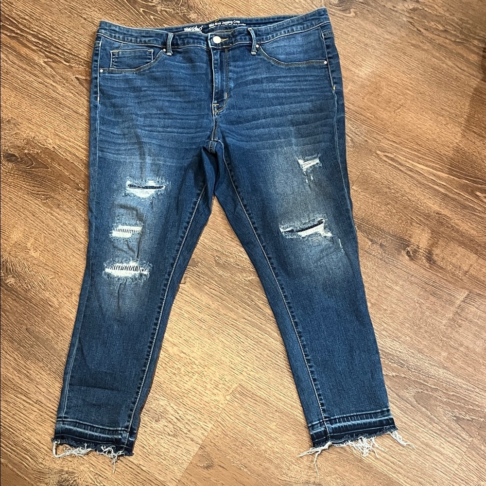 Mossimo Supply Co. 18/34 Denim Blue Distressed Mid Rise Jegging Crop 25” inseam